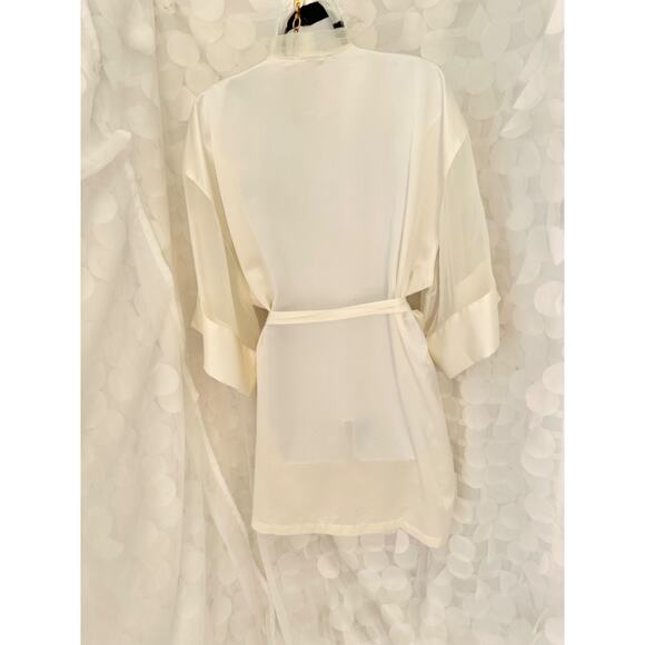 Vintage 80's Victorias Secret Ivory Satin Kimono Robe Sheer accents one size - Picture 3 of 9